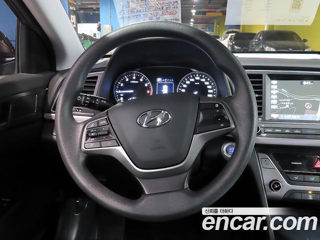 Hyundai AVANTE 2018 — photo 10