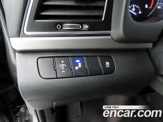 Hyundai AVANTE 2018 — photo 15
