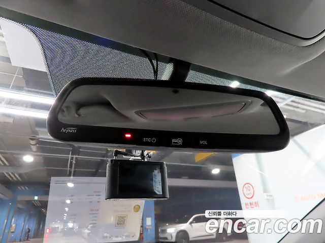 Hyundai AVANTE 2018 — photo 16