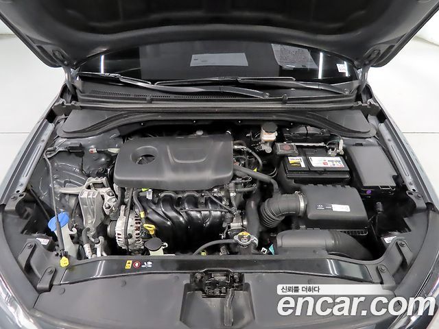 Hyundai AVANTE 2018 — photo 20