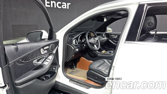 Mercedes-Benz GLC-Class 2018 — photo 10