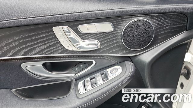 Mercedes-Benz GLC-Class 2018 — photo 17