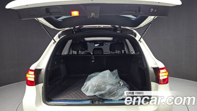 Mercedes-Benz GLC-Class 2018 — photo 20