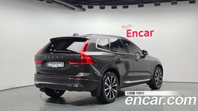 Volvo XC60 2024 — photo 2