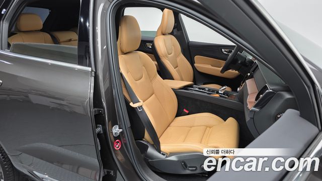 Volvo XC60 2024 — photo 10