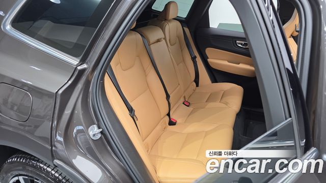 Volvo XC60 2024 — photo 12