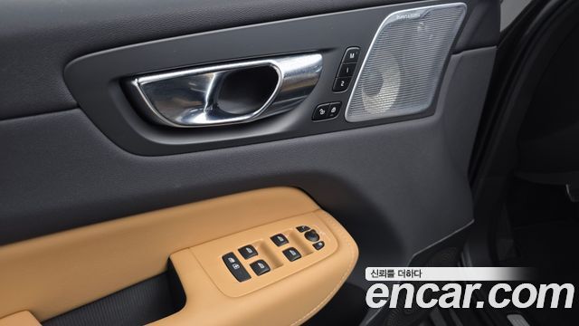 Volvo XC60 2024 — photo 18