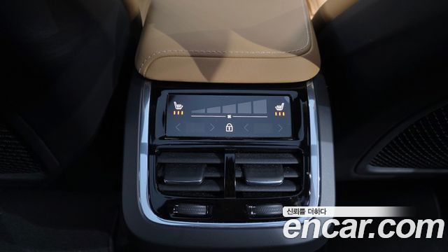 Volvo XC60 2024 — photo 19