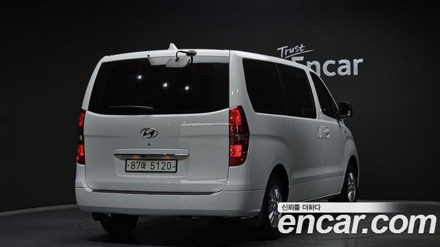 Hyundai Starex 2017 — photo 2