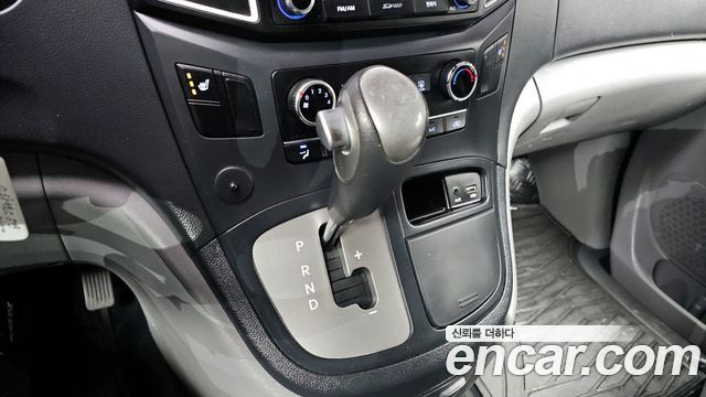 Hyundai Starex 2017 — photo 9