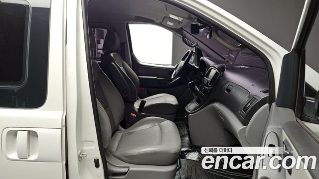 Hyundai Starex 2017 — photo 10