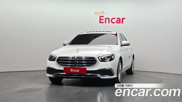 Mercedes-Benz E-Class 2022 — photo 3