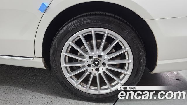 Mercedes-Benz E-Class 2022 — photo 5