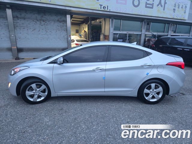 Hyundai AVANTE 2012 — photo 4