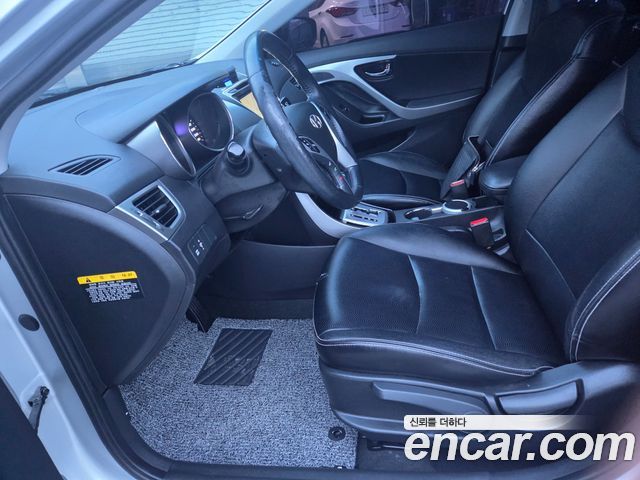 Hyundai AVANTE 2012 — photo 8
