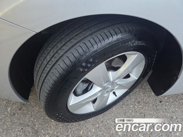 Hyundai AVANTE 2012 — photo 19