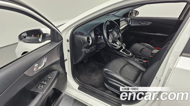 Kia K3 2022 — photo 10