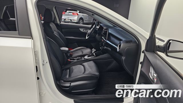 Kia K3 2022 — photo 12