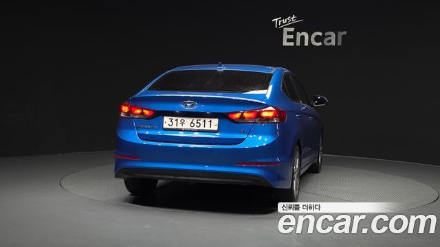 Hyundai AVANTE 2018 — photo 4