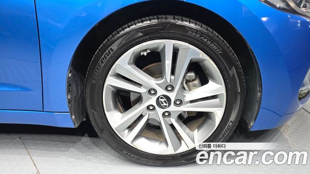Hyundai AVANTE 2018 — photo 5