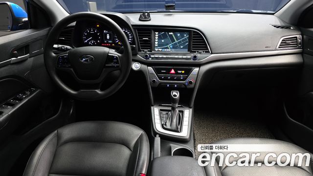 Hyundai AVANTE 2018 — photo 7