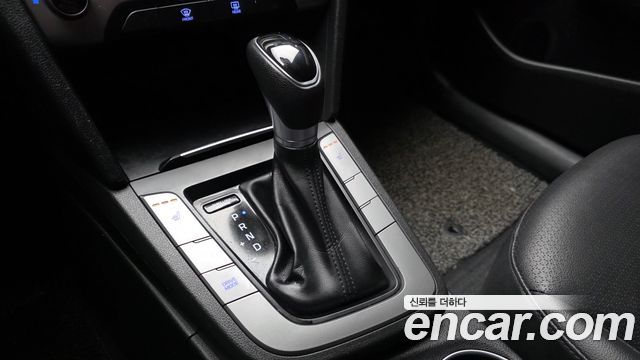 Hyundai AVANTE 2018 — photo 9