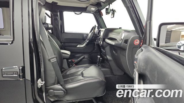 Jeep Wrangler 2017 — photo 11