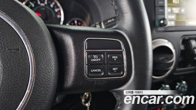 Jeep Wrangler 2017 — photo 18