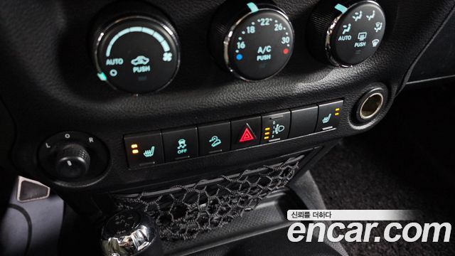 Jeep Wrangler 2017 — photo 19