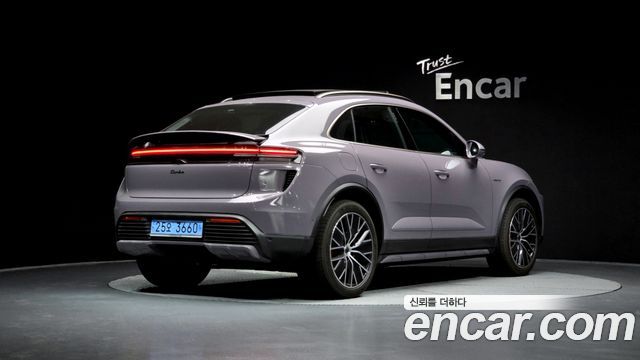 Porsche Macan 2025 — photo 2