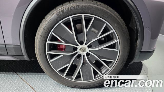 Porsche Macan 2025 — photo 5
