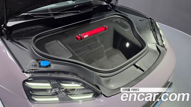 Porsche Macan 2025 — photo 6