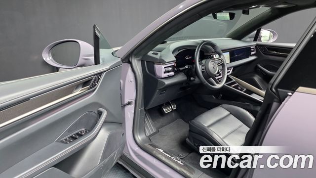 Porsche Macan 2025 — photo 10