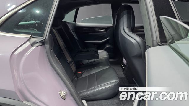 Porsche Macan 2025 — photo 12