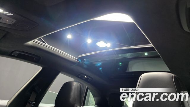 Porsche Macan 2025 — photo 18