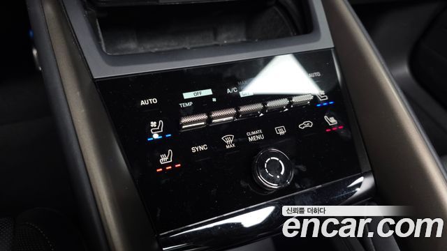 Porsche Macan 2025 — photo 19