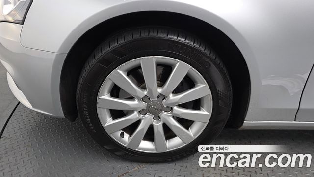 Audi A4 2011 — photo 5