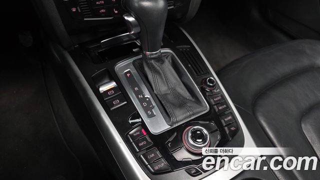 Audi A4 2011 — photo 9
