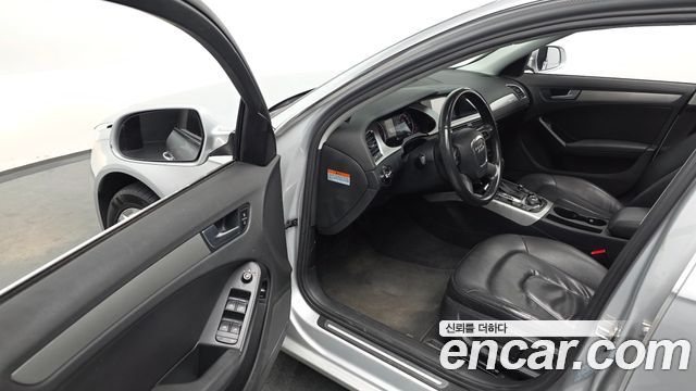 Audi A4 2011 — photo 12