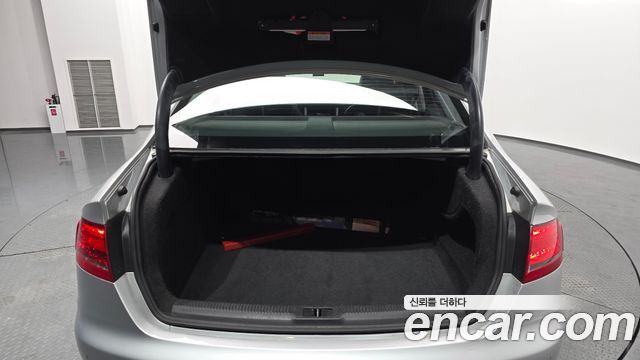Audi A4 2011 — photo 20