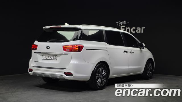 Kia Canival 2019 — photo 2
