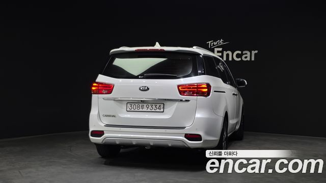 Kia Canival 2019 — photo 4