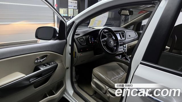 Kia Canival 2019 — photo 10