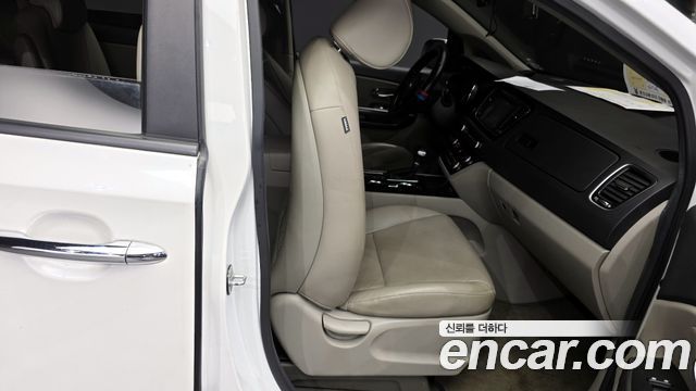 Kia Canival 2019 — photo 12