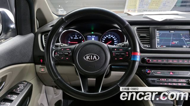 Kia Canival 2019 — photo 13