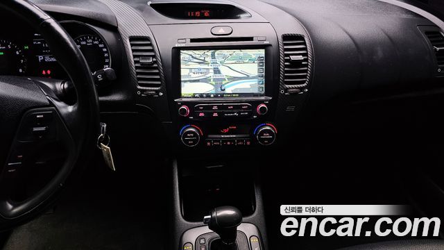 Kia K3 2015 — photo 15