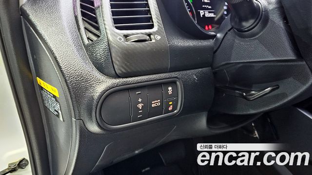 Kia K3 2015 — photo 17