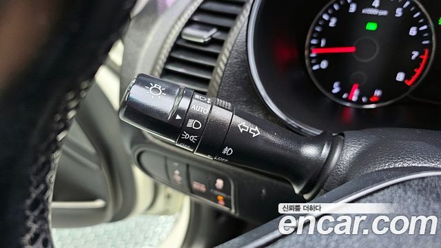 Kia K3 2015 — photo 19