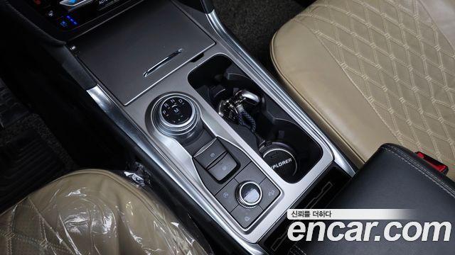Ford Explorer 2020 — photo 9