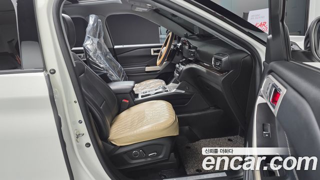 Ford Explorer 2020 — photo 10